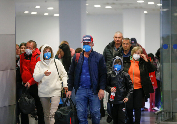 Возвращение на родину: 22 жителя Днепропетровщины приехали из Польши фото