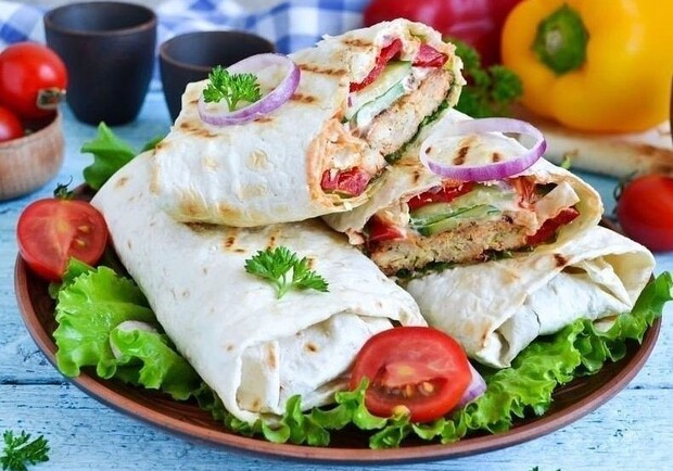 Стрит-фуд: где в Одессе заказать шаурму домой