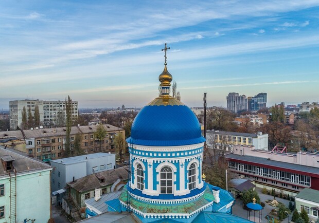 Полюбуйся: как продолжается реставрация храма внизу Рабочей фото