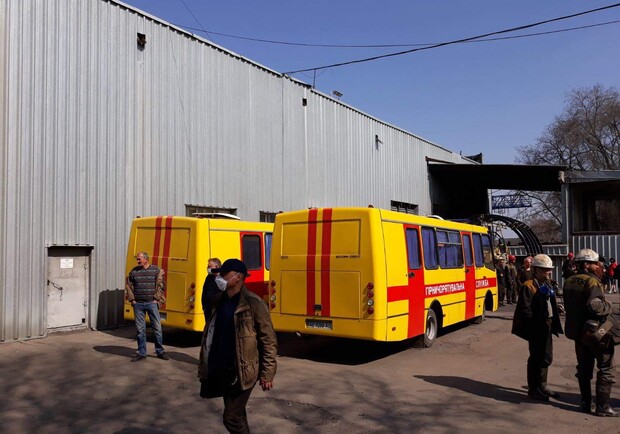Масштабная эвакуация: под Днепром возник пожар на шахте (видео) фото