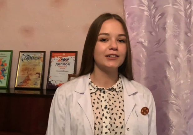 Останься дома: лицеистка из Днепра записала песню про коронавирус фото
