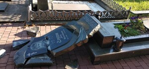 Ничего святого: подростки устроили погром на кладбище