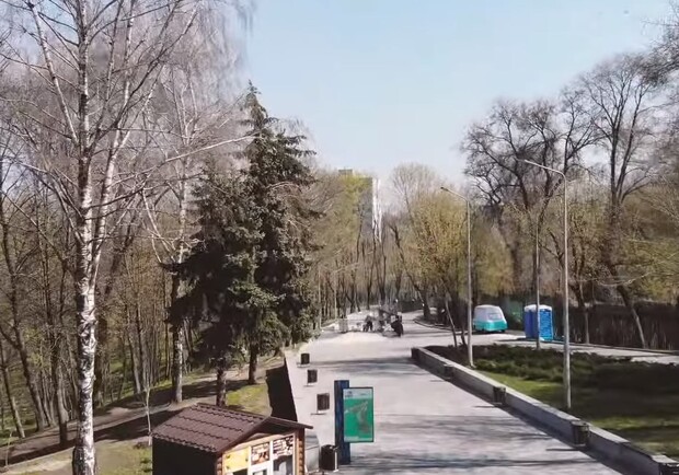 Это ненадолго: как выглядят днепровские парки без людей (видео) фото
