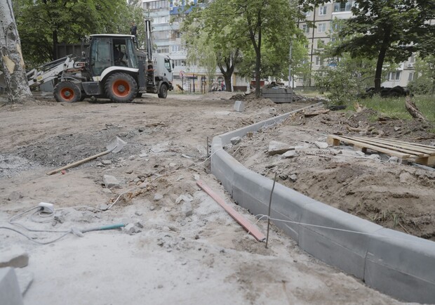Погуляешь с ребенком: на проспекте Героев строят зону отдыха фото