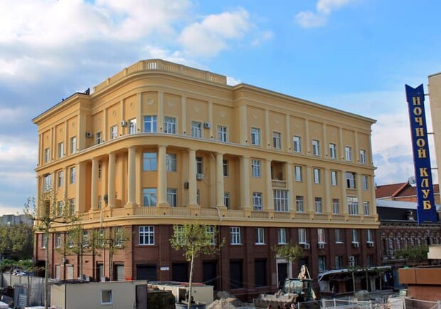 Полюбуйся: на Короленко отреставрировали красивое здание фото
