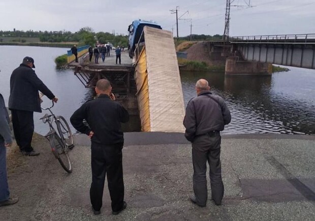 Укравтодор прокомментиовал падение моста / фото: Укравтодор
