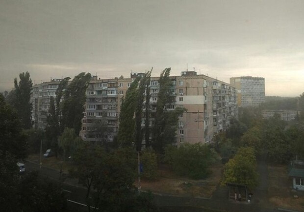 На Днепр обрушился дождь с градом/ фото: korrespondent