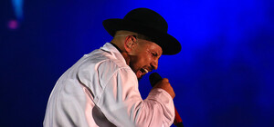 Первый в Украине после карантина: в Одессе прошел концерт Монатика