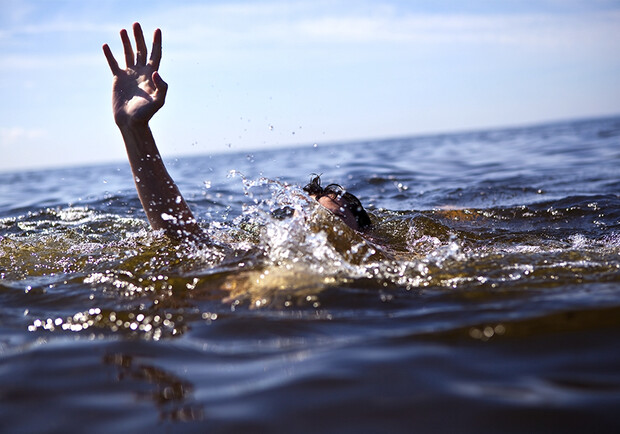 На центральной набережной мужчина едва не утонул\ фото: pixabay