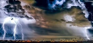 Гроза, ветер и пожароопасность: запорожцев предупреждают о непогоде