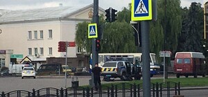 Захват автобуса в Луцке: двое заложников успели позвонить родным и близким