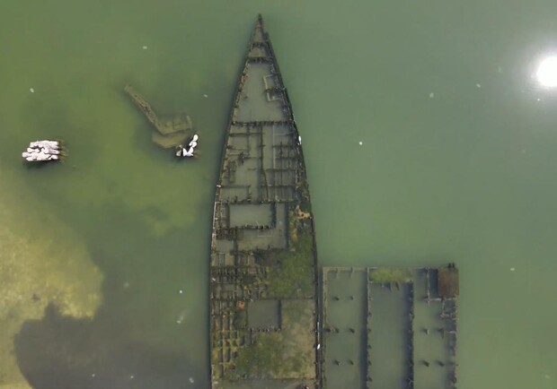 "Кладбище" кораблей в Бердянске. Скриншот из видео