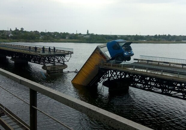 Понтонный не выдерживает: что будет на месте разрушенного моста возле Никополя - фото: fb Николай Николаевич