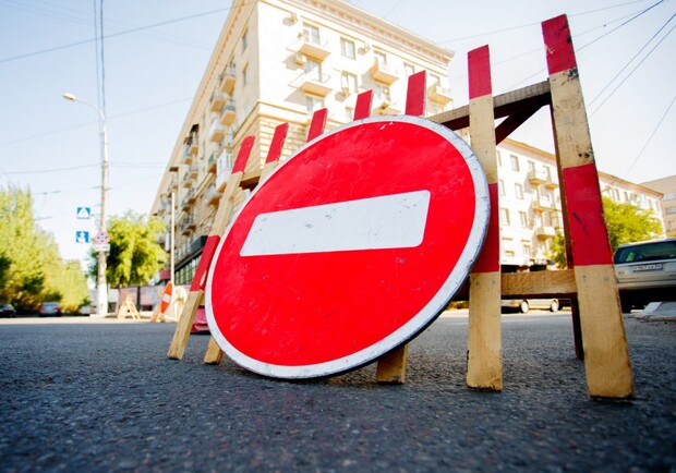 По улице Василия Жуковского на 2 года перекроют тротуар - фото dnpr.com.ua