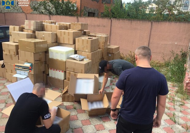 Лавочку прикрыли: в Украину контрабандой возили незаконные смеси для анаболиков - фото СБУ