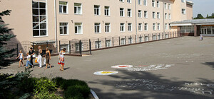 С цветами и без масок: как прошло 1 сентября 2020 в днепровской школе