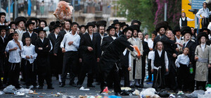 Разбушевались: хасиды сломали ограждения возле могилы Раби Нахмана 