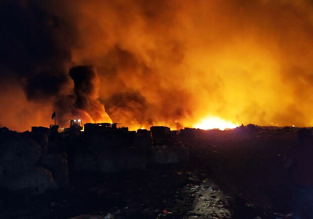 В Кривом Роге масштабный пожар на свалке / фото: ГСЧС в Днепропетровской области