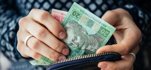 Денег нет, но вы держитесь: какие запорожские предприятия не платят зарплату своим сотрудникам