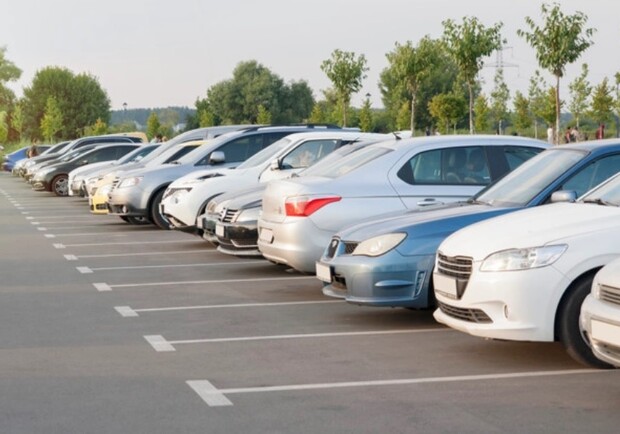В Днепре готовятся установить новые тарифы на парковку / фото: freepik.com