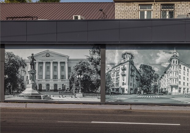 На Калиновой патриотично украсили фасады ларьков - фото: fb Валерия Кравченко