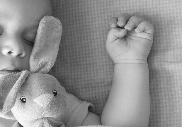 В Днепре в больнице умер маленький мальчик, пострадавший в аварии / фото: pixabay.com