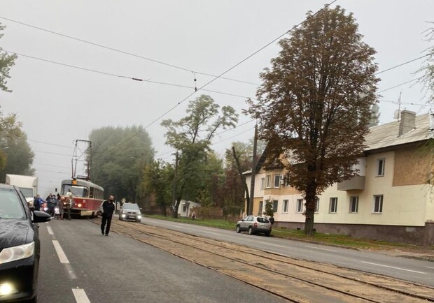 В Днепре трамвай сошел с рельсов / фото: канала "ДТП Пробки Днепр"