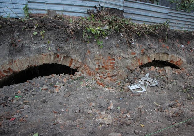 В центре Днепра нашли старые подземелья / фото: fb Артем Костюк