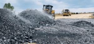 С помощью шлаков: в Днепропетровской области начнут экспериментальный ремонт дорог