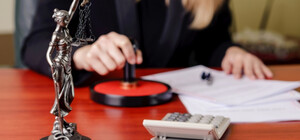 В Одессе нотариус переоформляла квартиры на мошенников: ей грозит восемь лет тюрьмы