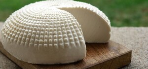 Проверь этикетку: в козьем сыре из Нидерландов обнаружили опасные бактерии