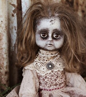 Куклы, слаймы, два ствола: почему украинские игрушки опасны для детей