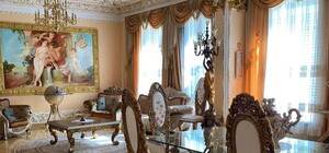 Пшонка-стайл: в центре Одессы выставили на продажу 