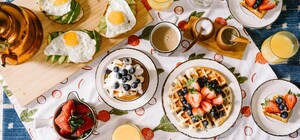 Для сов і жайворонків: у Львові відкрили ресторан, де до ночі подають сніданки