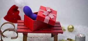 Краснеть не придется: 10 лучших интимных подарков на Новый год для него и для нее