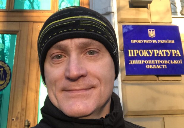 Поджидали у подъезда: в Днепре напали на депутата облсовета - фото со страницы Денисенко в Fb 