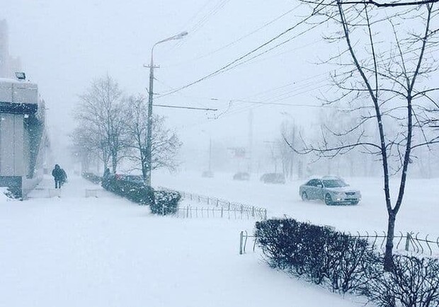 Днепр накрыло снегом / фото: @news_dnepr