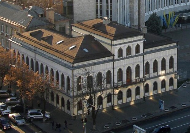 В Днепре отреставрируют фасад Дома губернатора - фото: wikimapia.org
