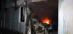 Не ваша ли: в Днепре на СТО сгорели четыре машины (фото, видео)