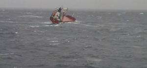 Разломался на две части: в сети появилось видео крушения одесского судна у берегов Турции