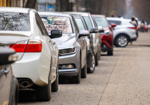 В Днепре хотят обновить правила парковки - фото: freepik