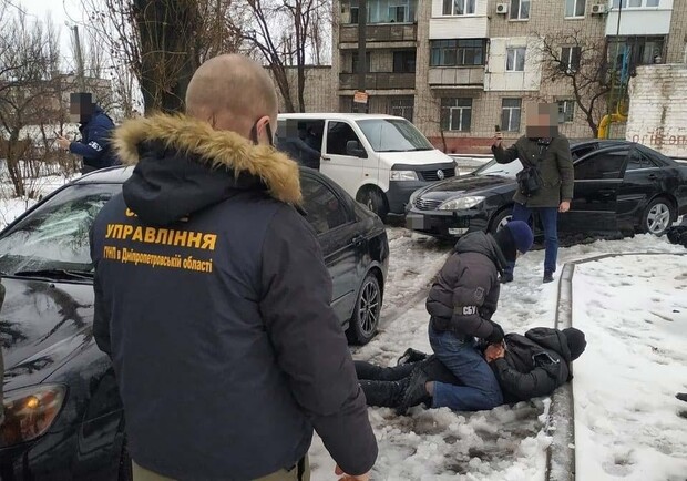 Вымогали деньги у бизнесменов: в Днепре задержали подельников Арийца - фото ГУНП Днепропетровской области