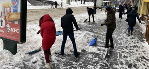Гуртом і сніг легше відкидати: мер Львова подякував громаді за чисті вулиці
