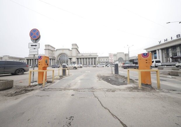 Водители с абонементами могут ставить машины на закрытых парковках - фото: dniprorada.gov.ua