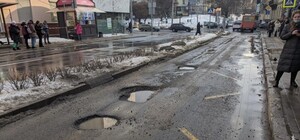 Говорить Садовий: коли у Львові полатають ями на дорогах