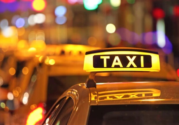 В Днепре сотни таксистов выехали на протест - фото: diyor.tj