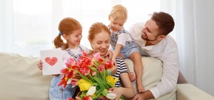 У родинному колі: Садовий закликав львів’ян святкувати 8 березня вдома