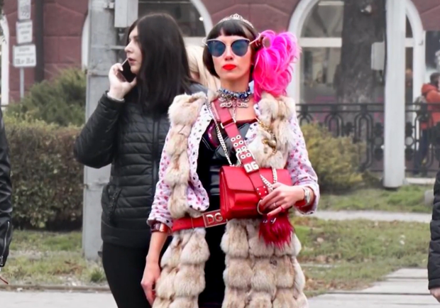 Одежда из секс-шопа и диплом юриста: кто такая днепровская Леди Гага - фото: "Сплетни Днепра"