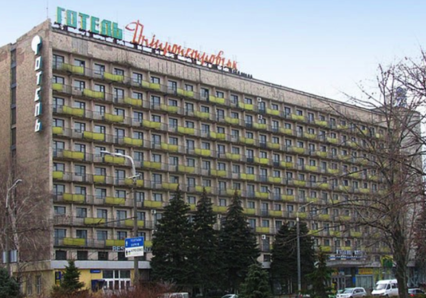 Негодное состояние: гостиницу "Днепропетровск" лишили статуса "трех звезд" - фото Google Maps
