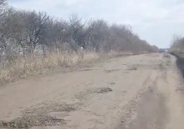 Трасса Павлоград-Нововязовское покрылась ямами - фото: Василий Юрчишин